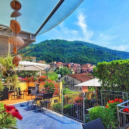 Отель Pietra Di Mare Biassa Экстерьер фото