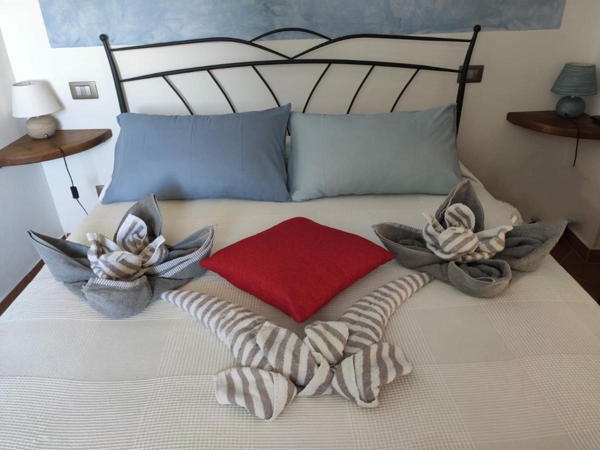 Отель Pietra Di Mare Biassa Экстерьер фото