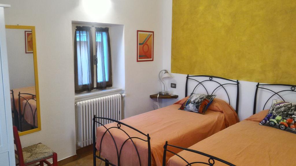 Отель Pietra Di Mare Biassa Экстерьер фото