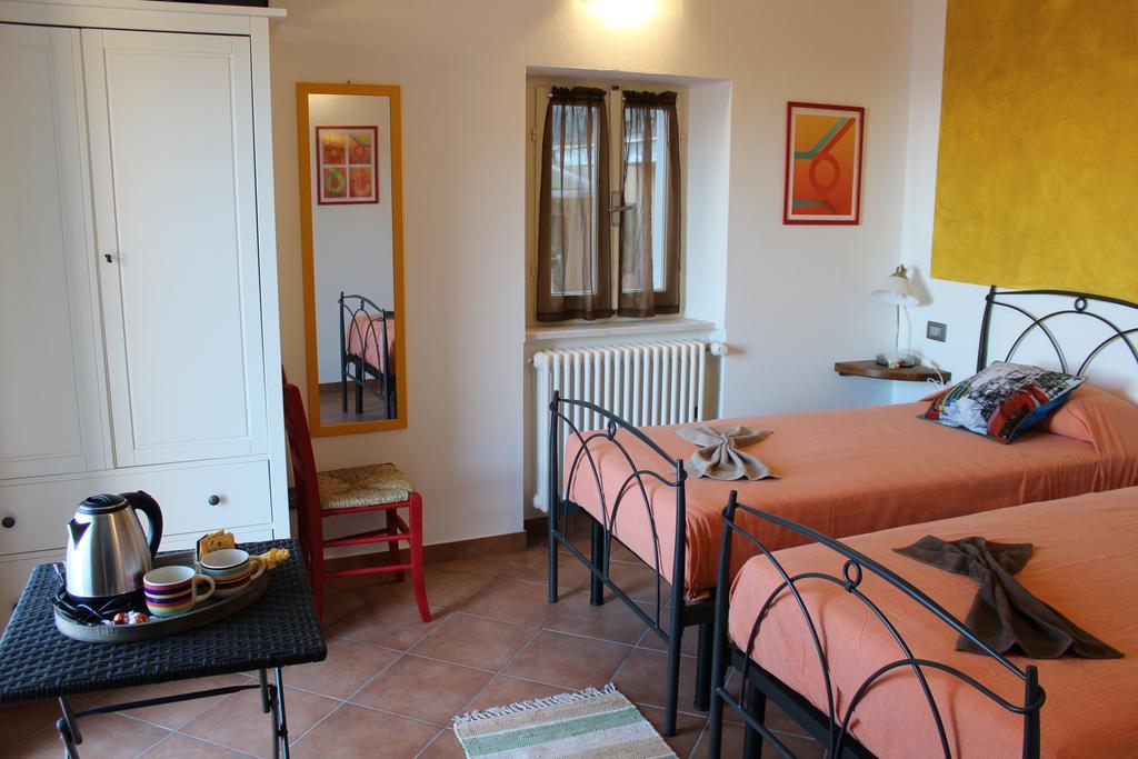 Отель Pietra Di Mare Biassa Экстерьер фото