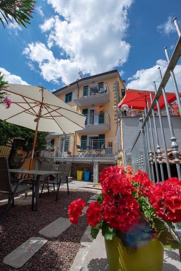 Отель Pietra Di Mare Biassa Экстерьер фото