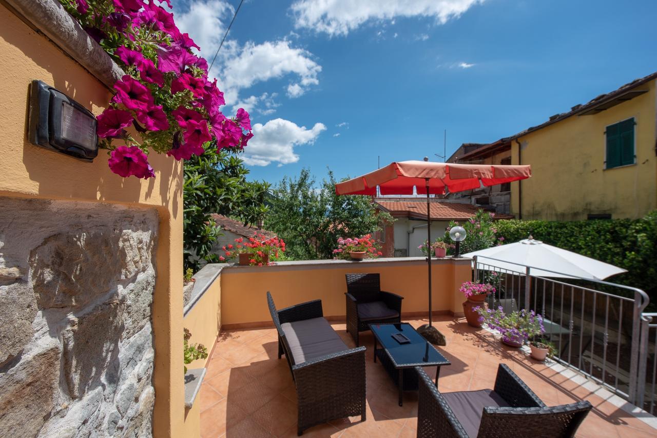 Отель Pietra Di Mare Biassa Экстерьер фото