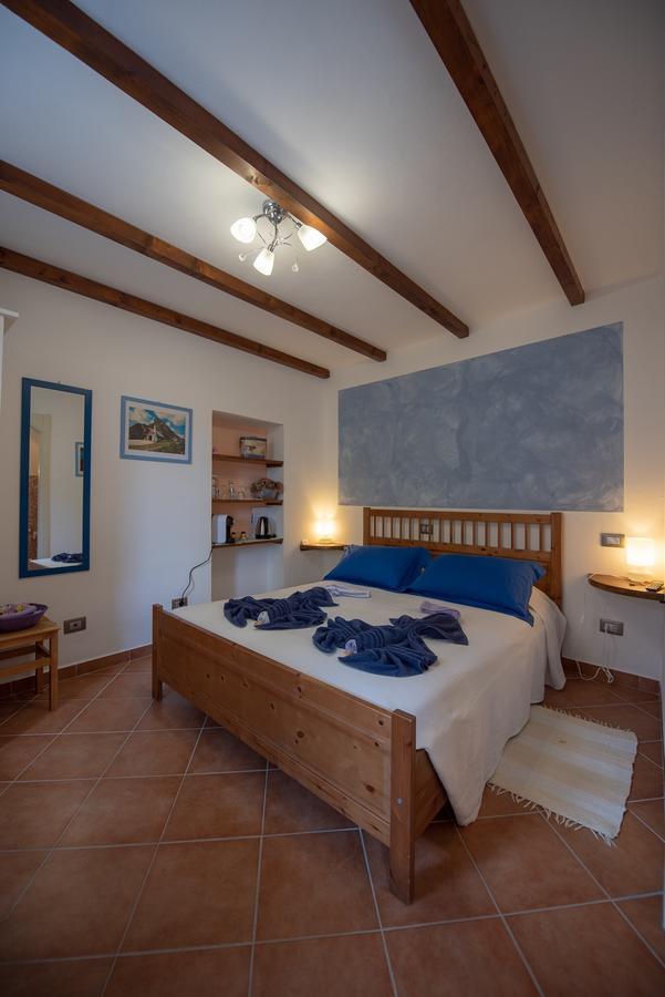 Отель Pietra Di Mare Biassa Экстерьер фото