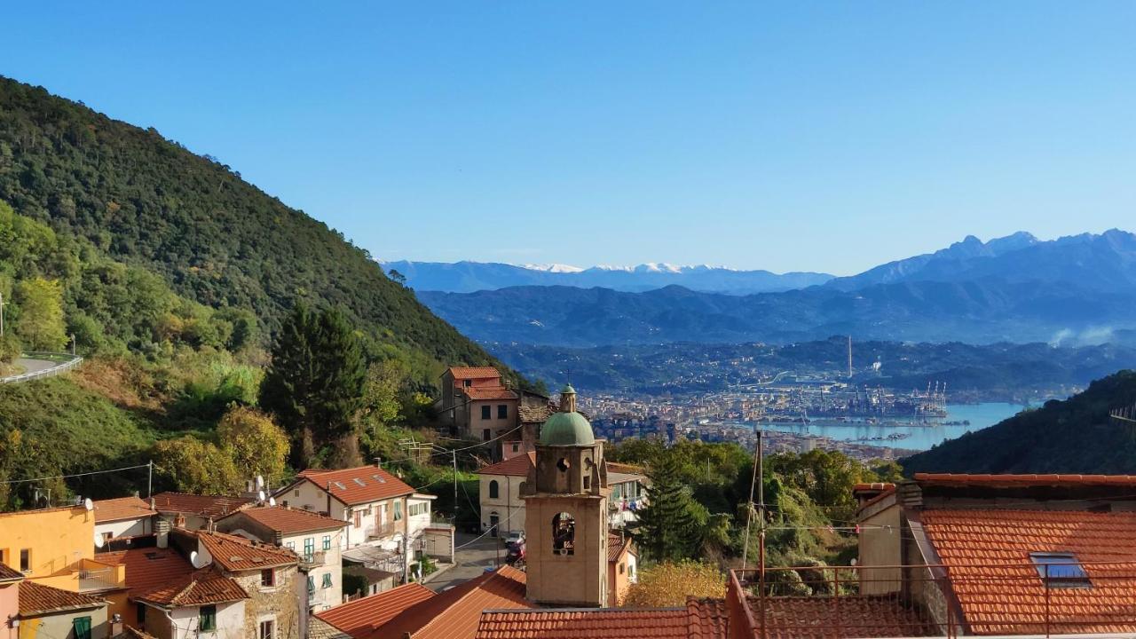 Отель Pietra Di Mare Biassa Экстерьер фото